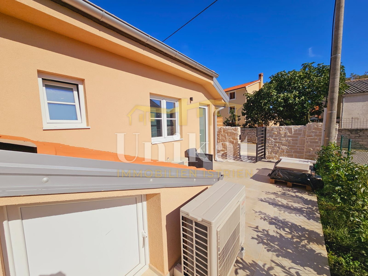 Villa con due unità abitative - vista mare